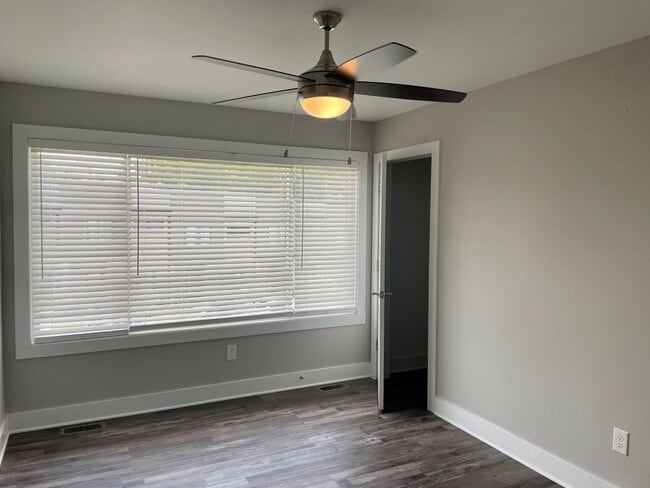 Building Photo - Luxury End Unit Townhouse in Campbell County