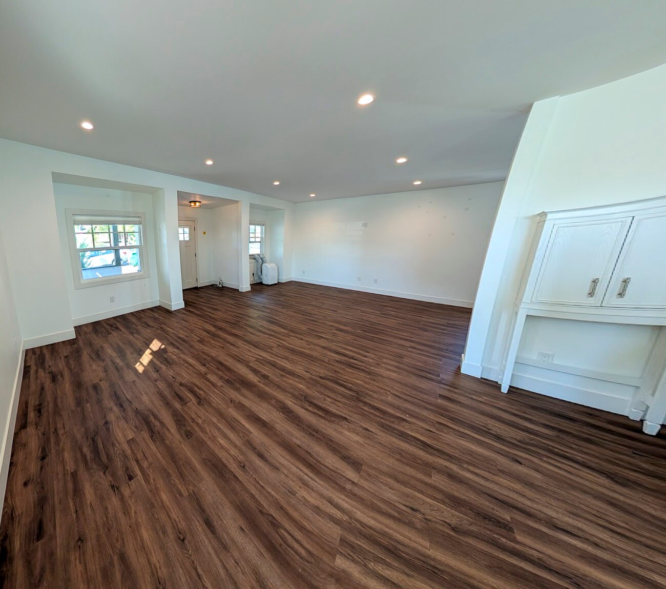 Building Photo - 780 Forest St