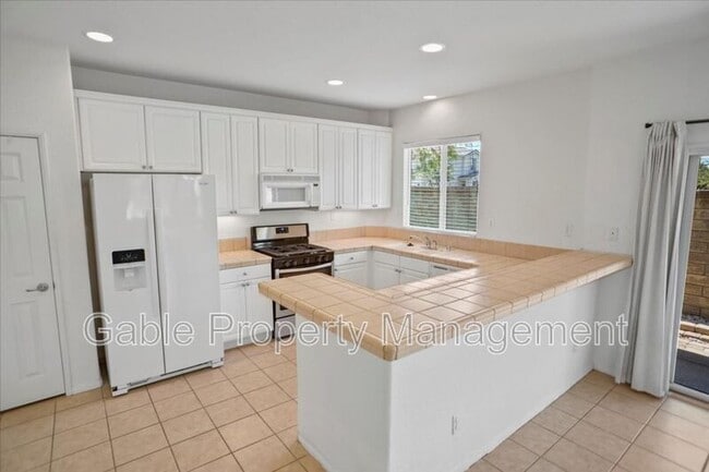 Building Photo - 27366 Dearborn Dr
