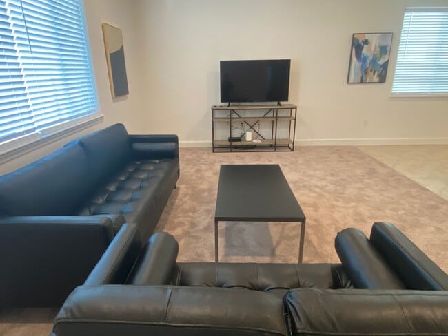 Building Photo - FULLY FURNISHED - ALMOST NEW 4 BED, 2.5 BATHS, 2 CAR GARAGE, 1 STORY IN NORTH LAKE COMMUNITY, NOR...