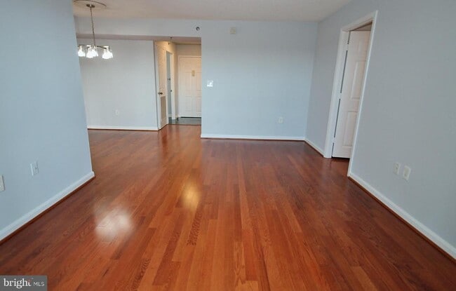 Building Photo - 2151 Jamieson Ave