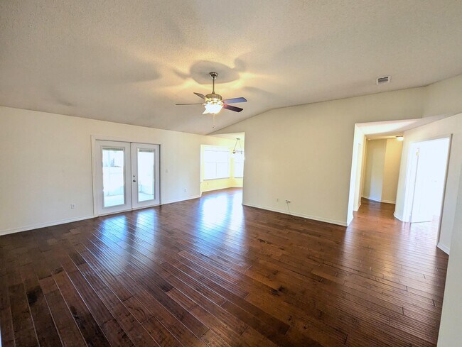 Building Photo - 7300 Rexford St