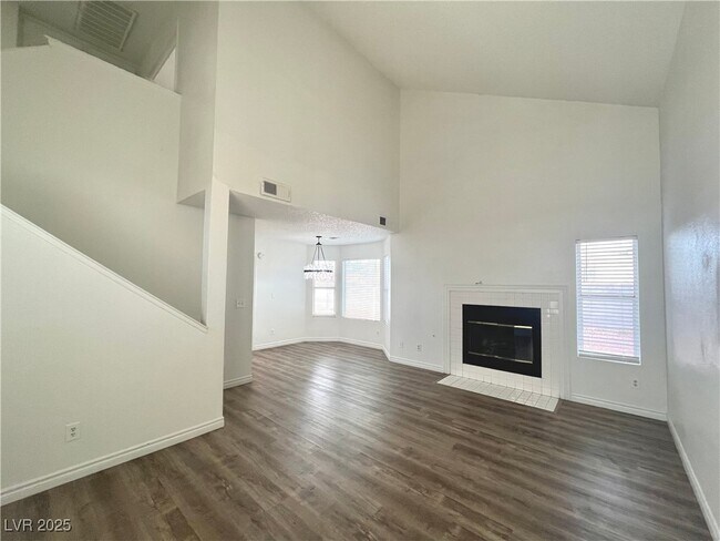 Building Photo - 1537 N Canyon Rose Way