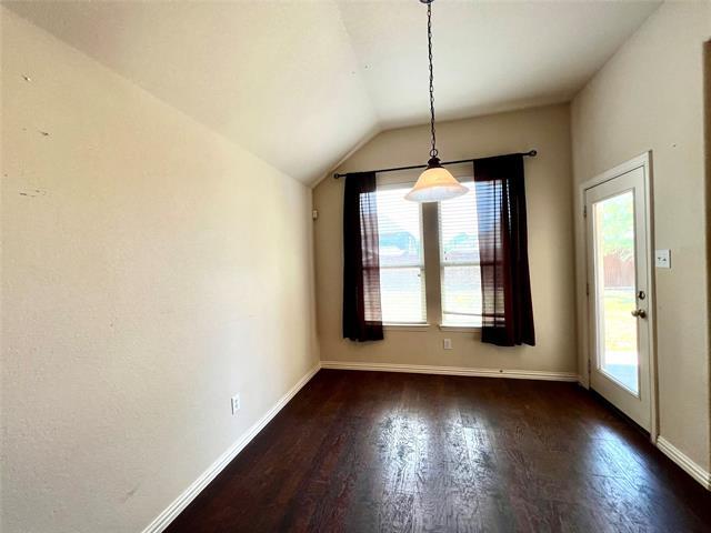 Building Photo - 5201 Pinewood Dr