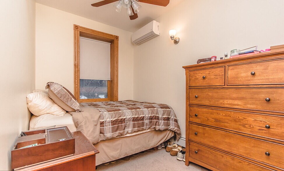 Building Photo - 145 Charles St