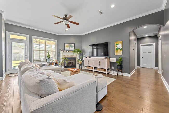 Building Photo - 103 Allisha Ct