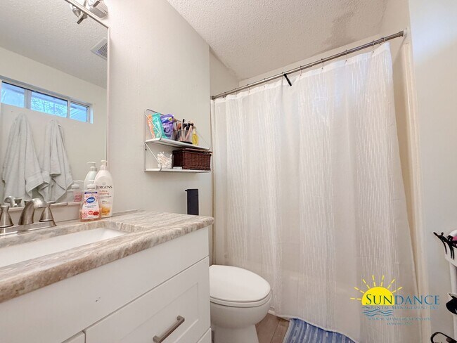 Building Photo - Freshly Painted 3BR Home in Yorktown at Willow Bend – Near Bases!