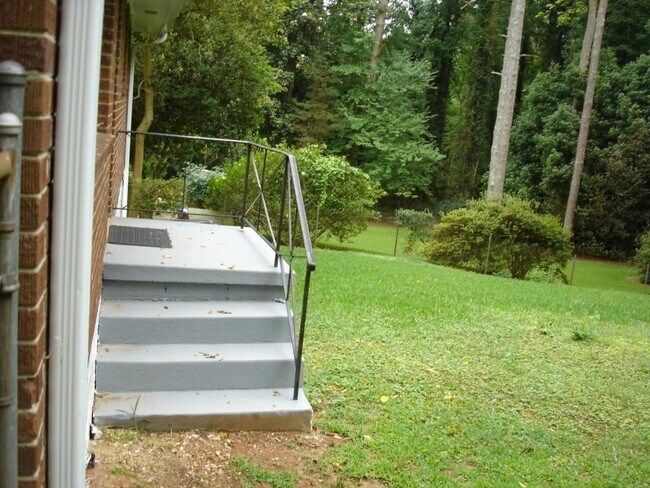 Building Photo - 2335 Scotty Cir