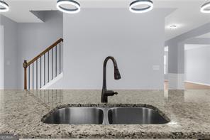 Building Photo - 5435 Mirror Lake Dr