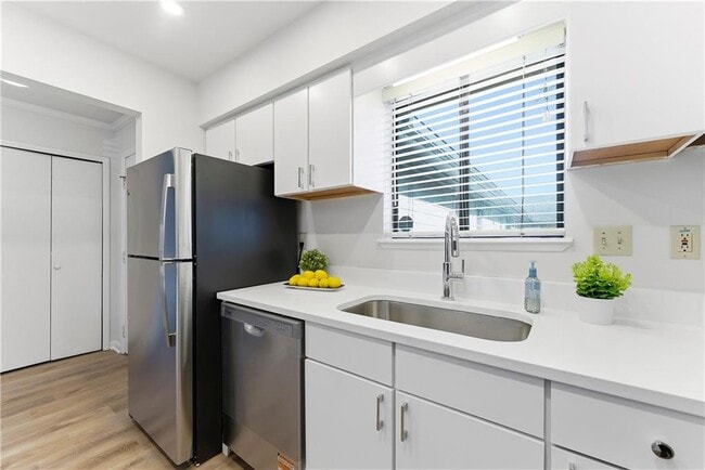 Building Photo - 56 Finch Trail NE