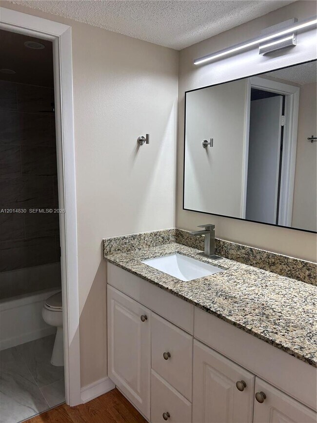 Building Photo - 1410 S Ocean Dr