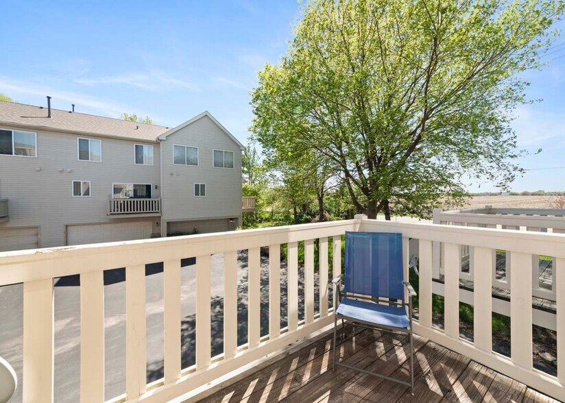 Building Photo - 2611 Canyon Dr