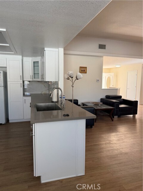 Building Photo - 17712 Siskiyou Rd