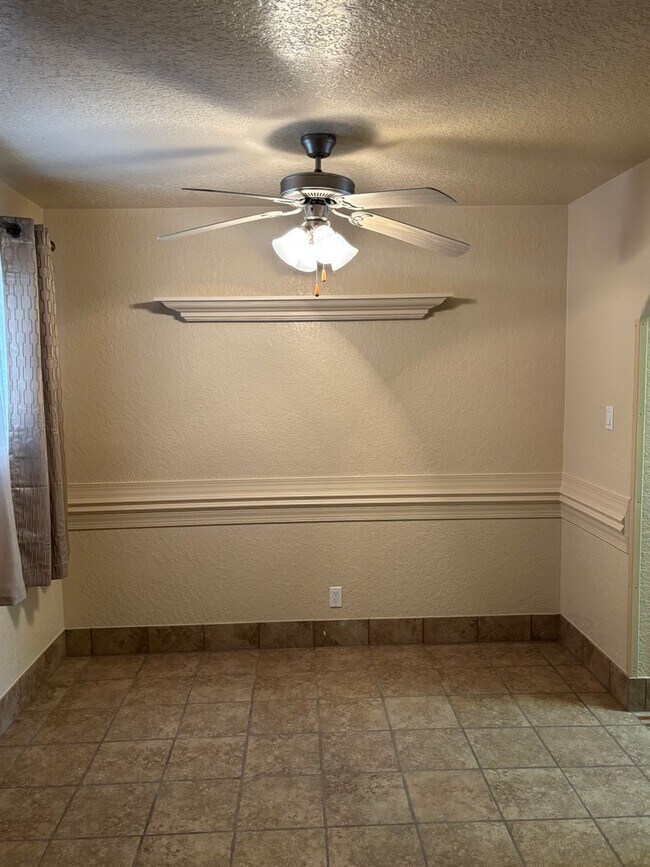 Building Photo - NEWLY REMODELED 1 BED 1 BATH