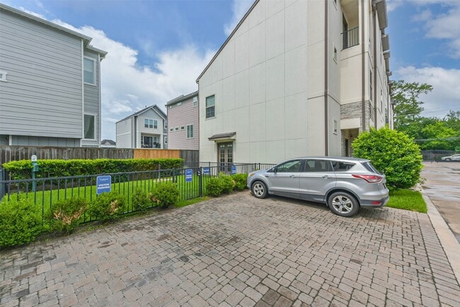 Building Photo - 10914 Brookeshire Chase Ln