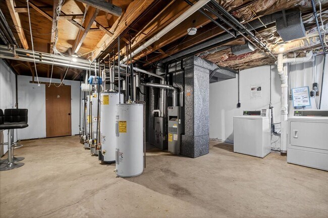 Building Photo - Heck'n Hopeful