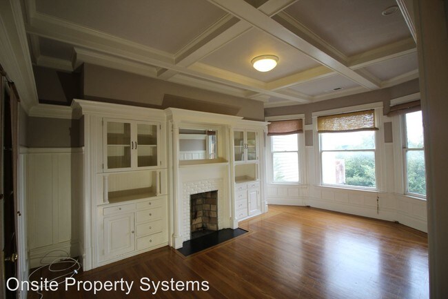 Primary Photo - 3 br, 1.5 bath Apartment - 166 Carl Street