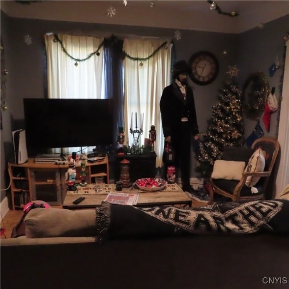 Building Photo - 540 Teall Ave