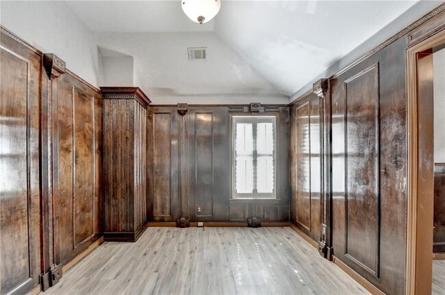 Building Photo - 2072 Fairport Way