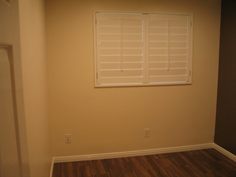 Building Photo - 5700 S 900 E