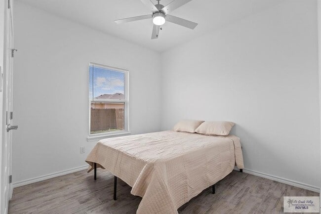 Building Photo - 422 Arroyo Ln