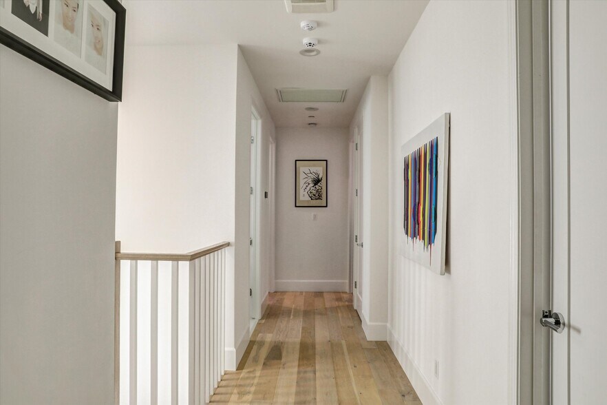 Building Photo - 10593 Kinnard Ave