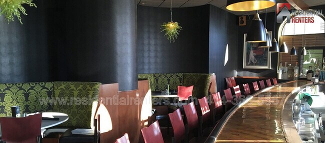 Building Photo - 1028 E Juneau Ave