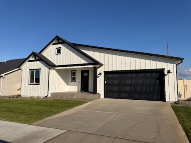 Building Photo - Beautiful Home new construction