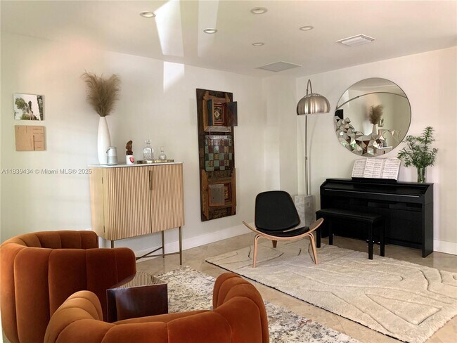 Building Photo - 614 San Juan Dr