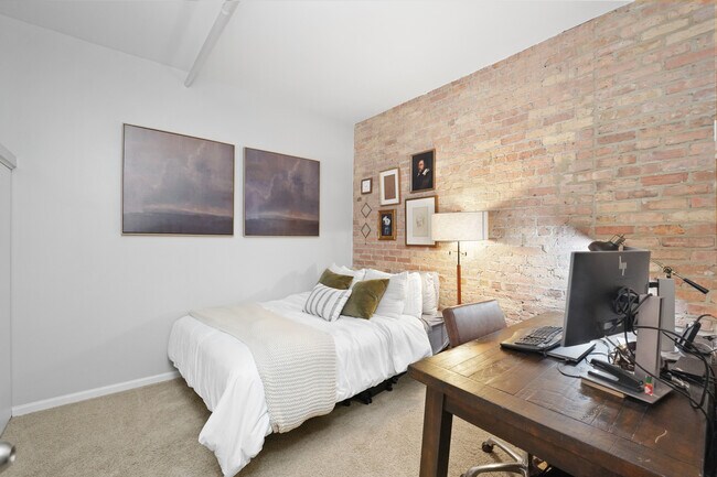 Building Photo - 520 W Huron St