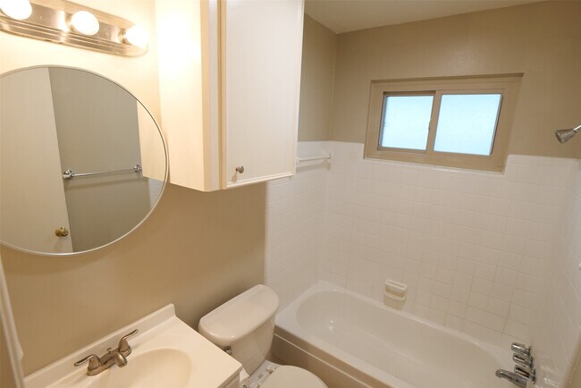 Building Photo - 5331 Inwood Dr