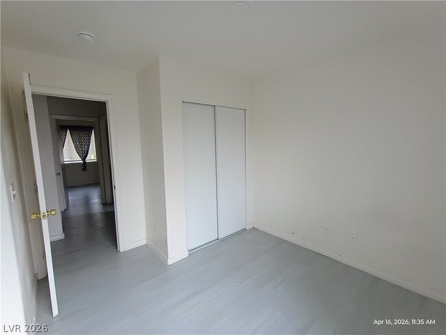 Building Photo - 5195 Shreve Ave