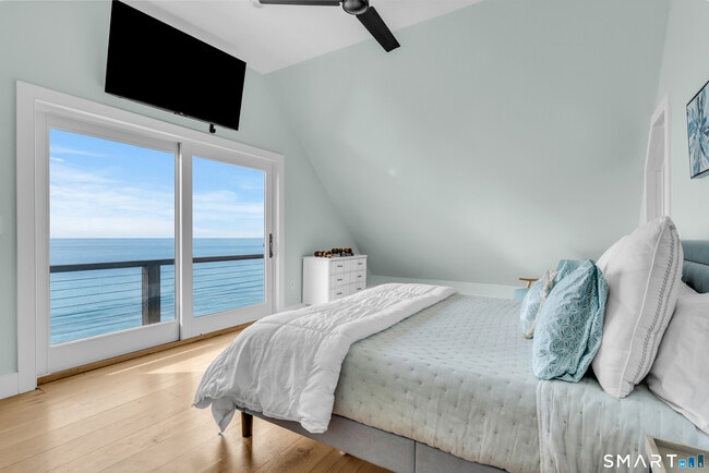 Building Photo - 49 Circle Beach Rd