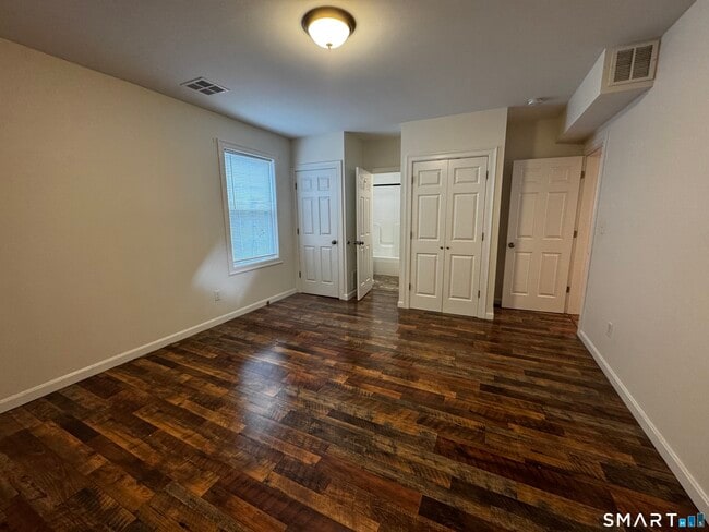 Building Photo - 25 Lester Ave