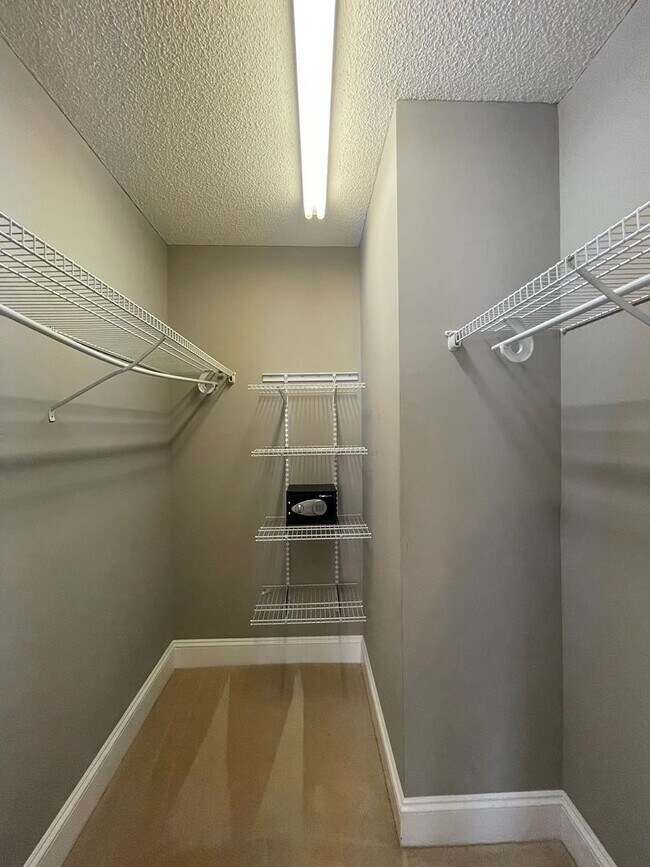 Building Photo - 175 Corbin Ave