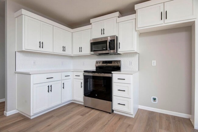Building Photo - 861 S Parkside Cir