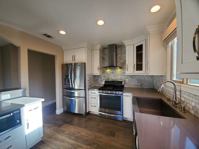 Building Photo - Stunning home in san mateo