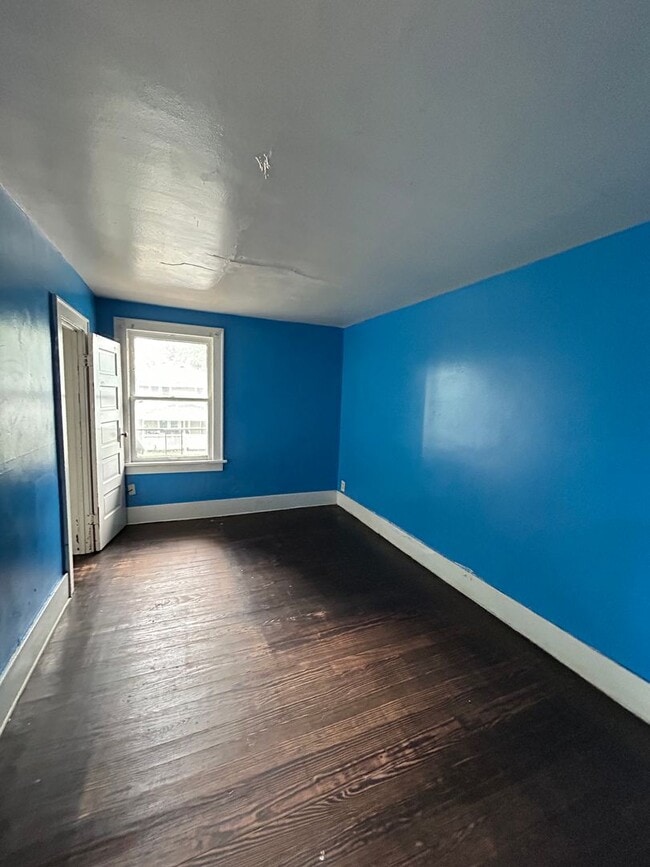 Building Photo - 3-Bedroom, 1-Bathroom Home with Updated Ki...