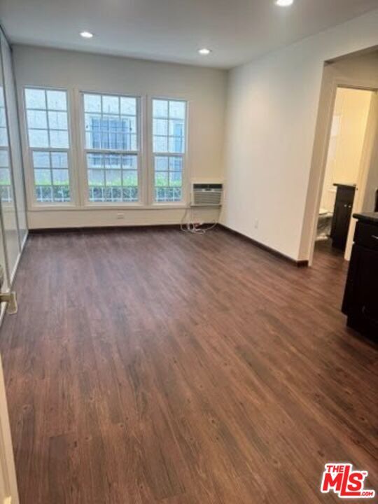 Building Photo - 137 Crescent Dr