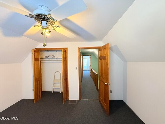 Building Photo - 304 S Main St