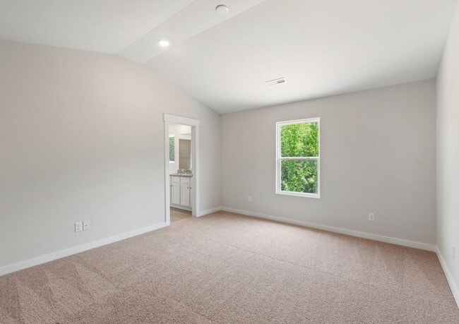 Building Photo - Beautiful 3 Bedroom with 2.5 Baths and 2-Car Garage.