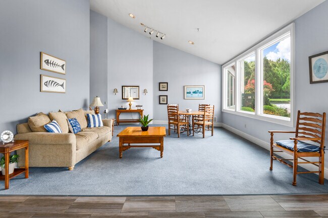 Building Photo - 301 Beacon Ridge Dr