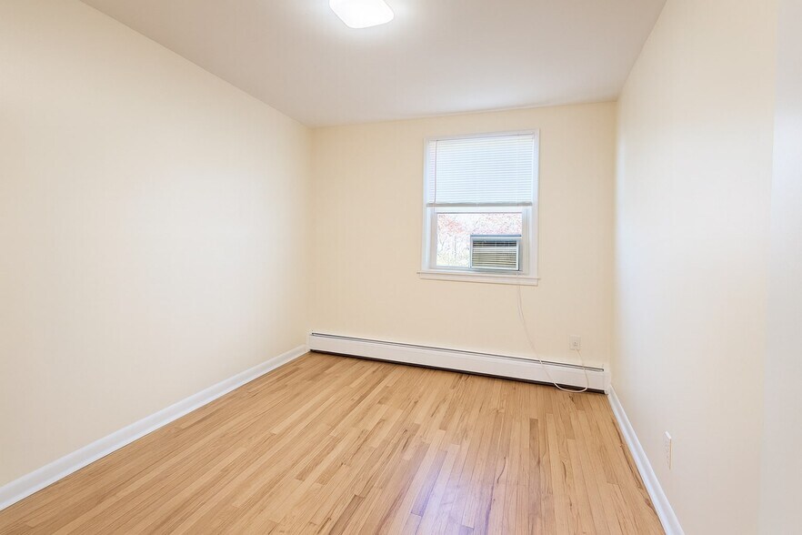 BEDROOM #2 - 11 Pilgrim Ct