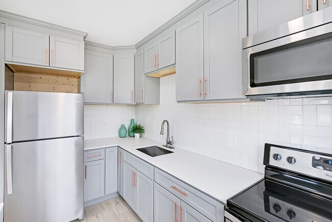 Interior Photo - Maple Apartments: Newly Renovated 1 Bedroo...