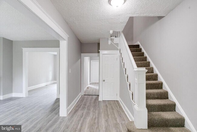 Building Photo - 2908 Oakley Ave
