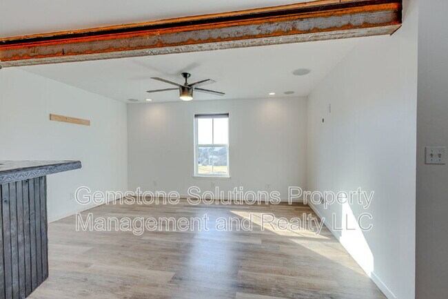 Building Photo - 2704 Orleans Dr