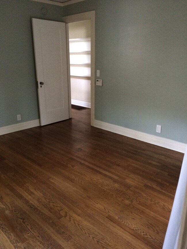 BEDROOM - 1026 Havenhurst Dr