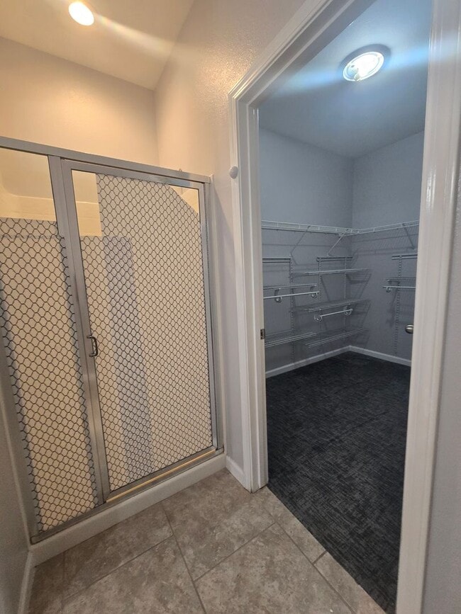 Building Photo - 4 BR 2 BA home available now