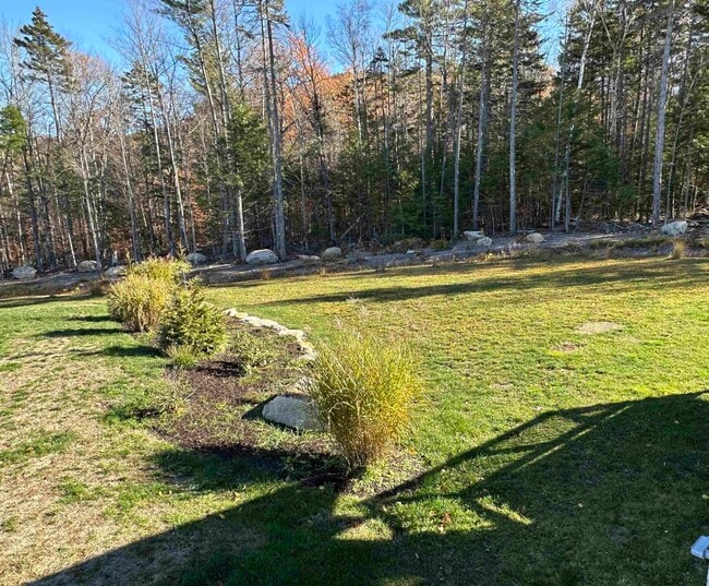 Building Photo - 253 Linderhof Strasse