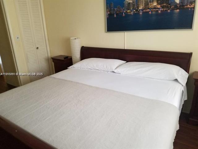 Building Photo - 1430 NE 170th St